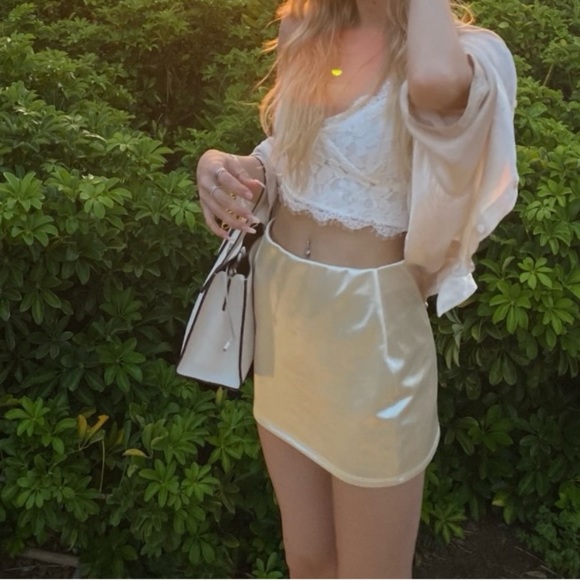 lace top - Picture 1 of 3